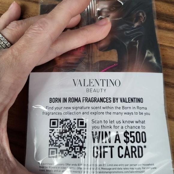 Perfume Sample Set with Marc Jacobs, Versace and Valentino - Picture 5 of 5